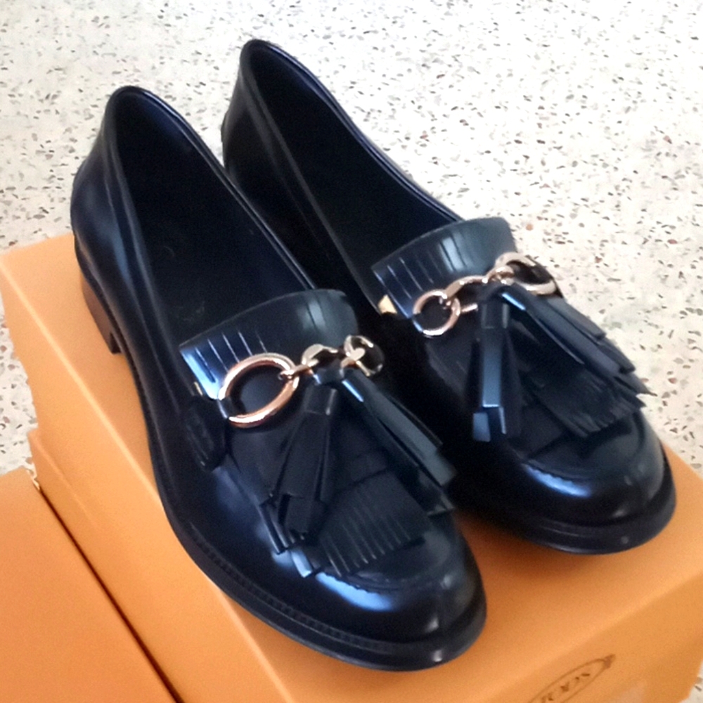 Tod's leather loafers with rubber sole